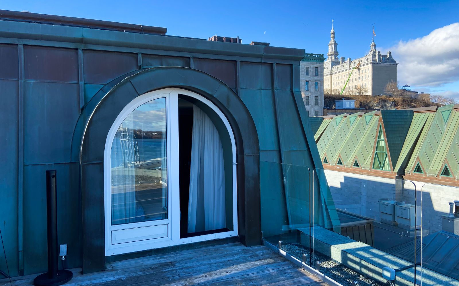 Terrasse chambre Luxe Auberge Saint-Antoine Relais & Châteaux
