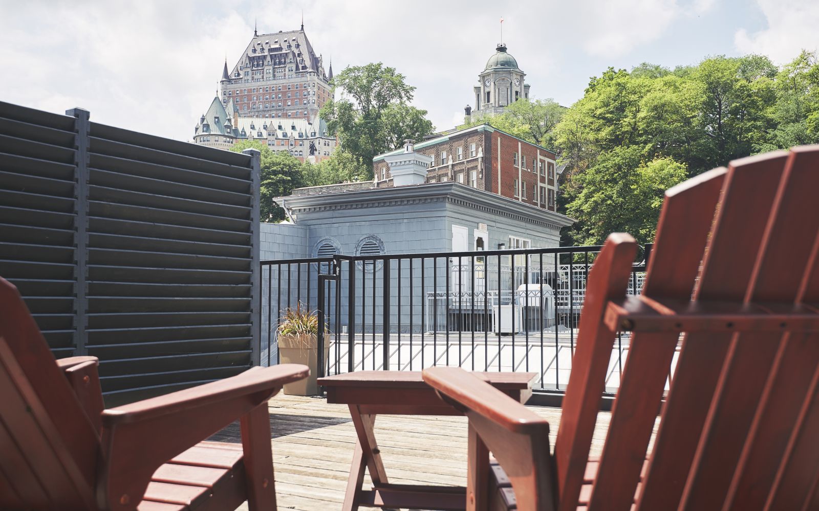 Terrasse chambre luxe Auberge Saint-Antoine